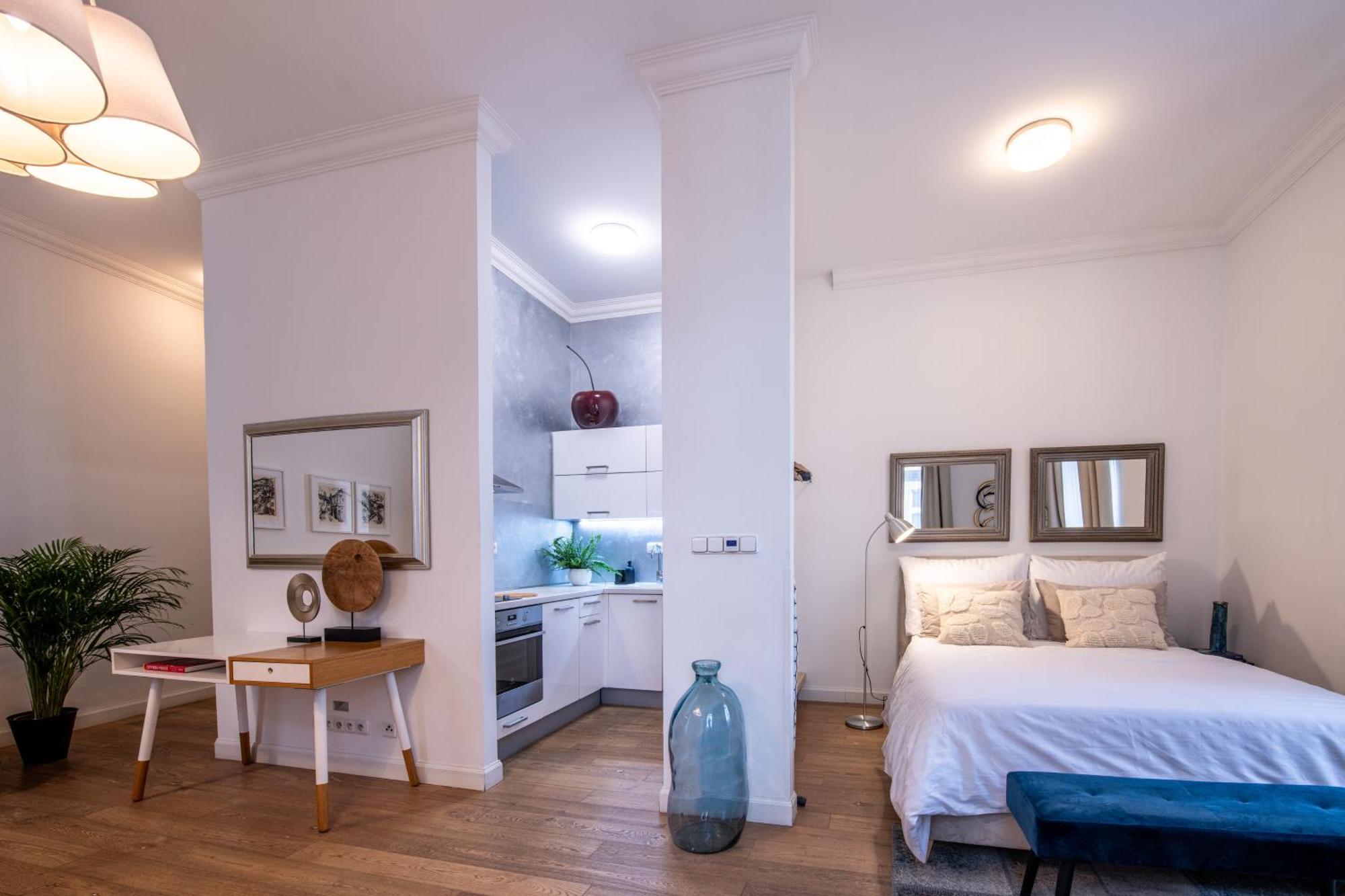 Modern Downtown Apt - Renovated, On Ideal Location プラハ エクステリア 写真