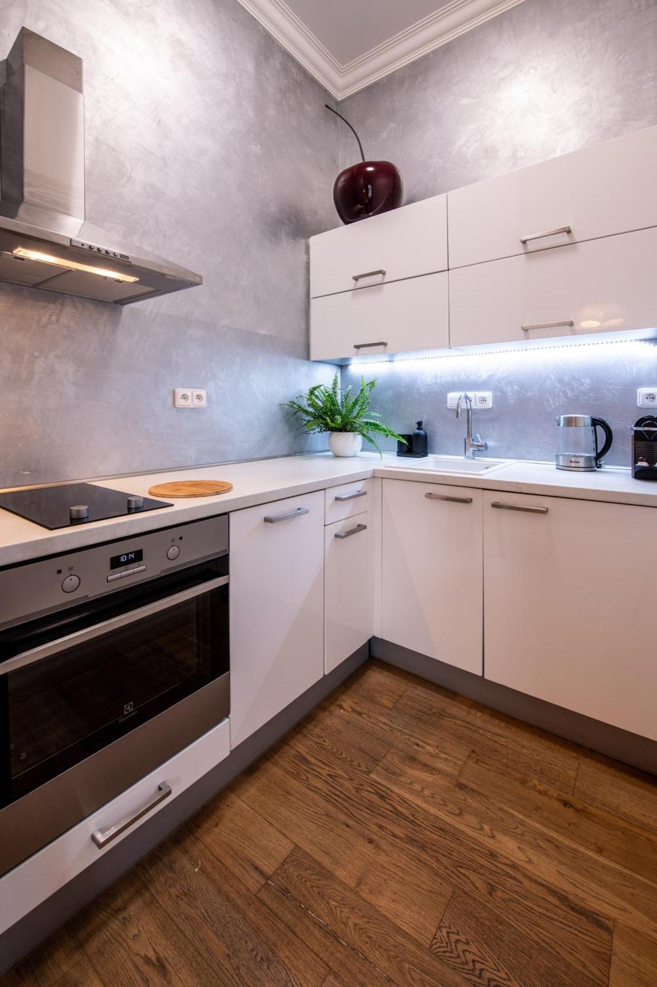 Modern Downtown Apt - Renovated, On Ideal Location プラハ エクステリア 写真
