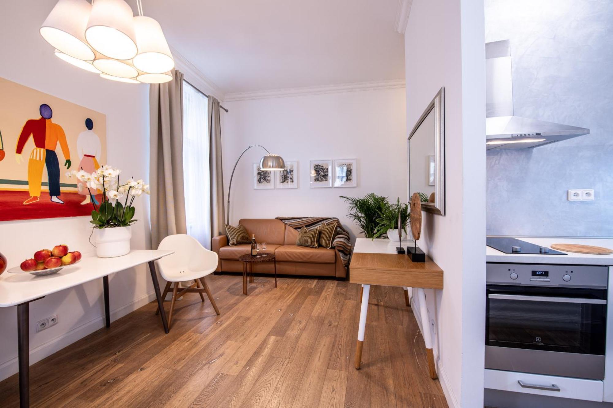 Modern Downtown Apt - Renovated, On Ideal Location プラハ エクステリア 写真